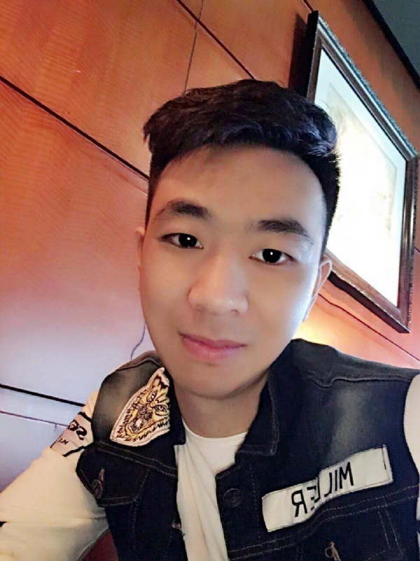 滞后的微笑的第三张照片--新疆认干亲服务网