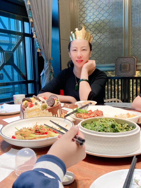 红红的第二张照片--新疆认干亲服务网